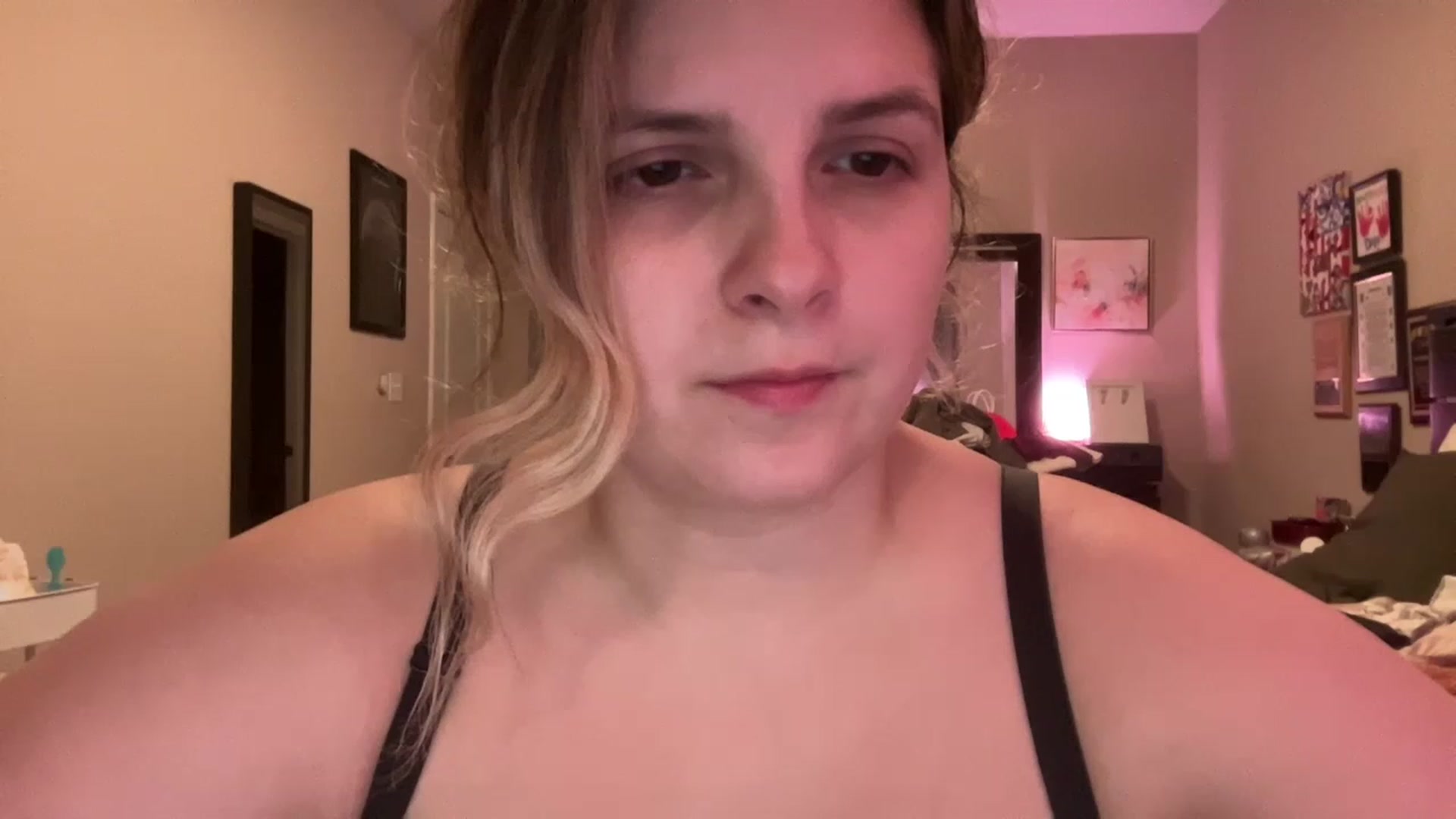 Gallery image thumbnail from j3nnamatic's myfreecams stream on, 04/19/2023, 18:05 image 13 of 20