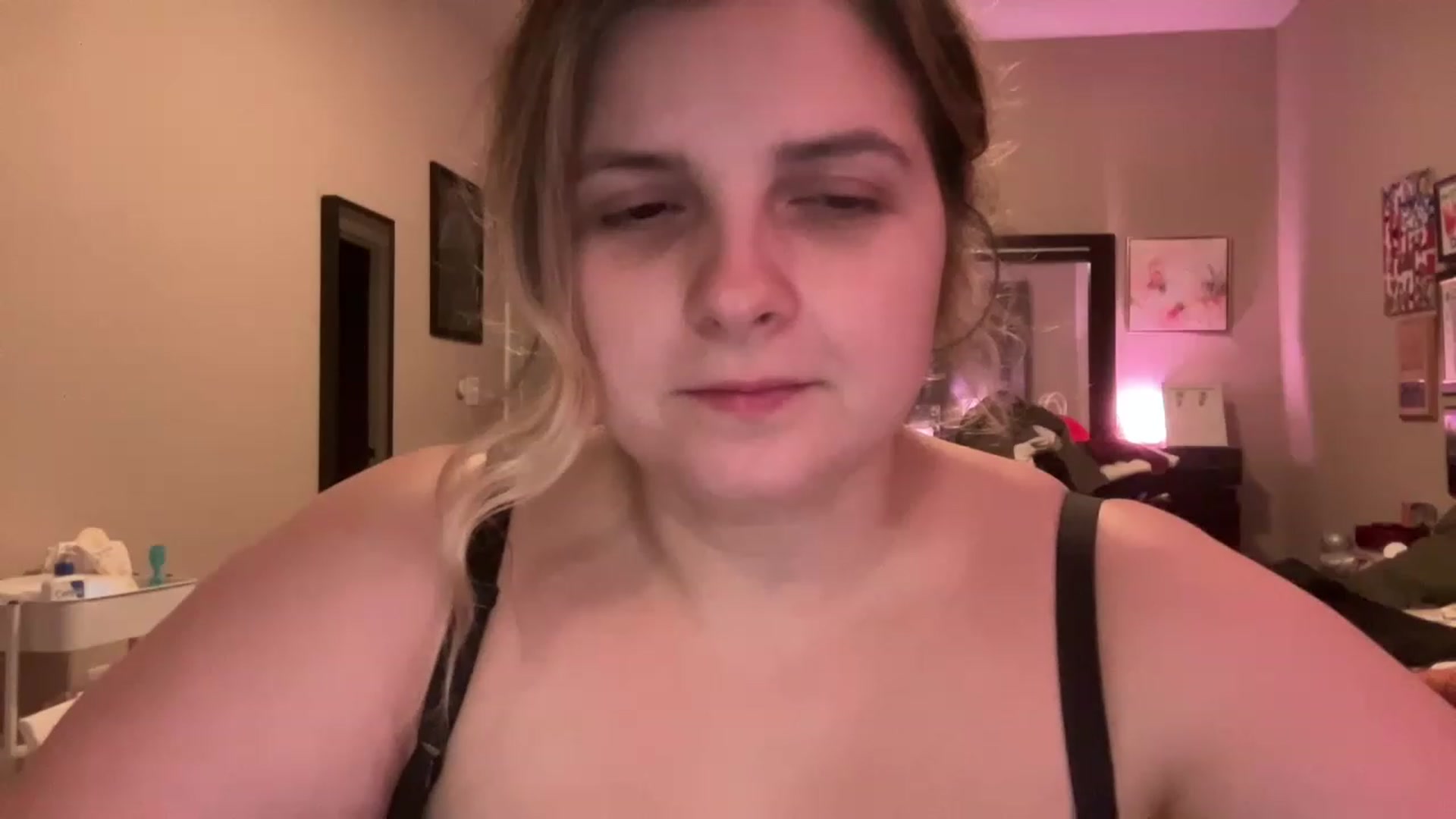 Gallery image thumbnail from j3nnamatic's myfreecams stream on, 04/19/2023, 18:05 image 9 of 20