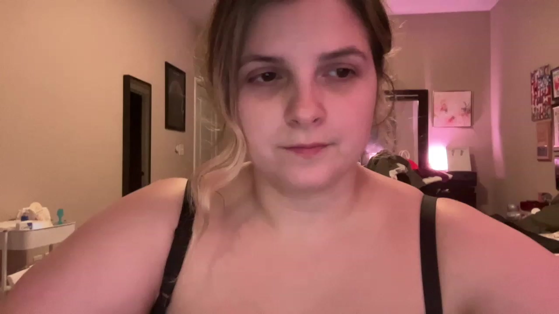 Gallery image thumbnail from j3nnamatic's myfreecams stream on, 04/19/2023, 18:05 image 7 of 20