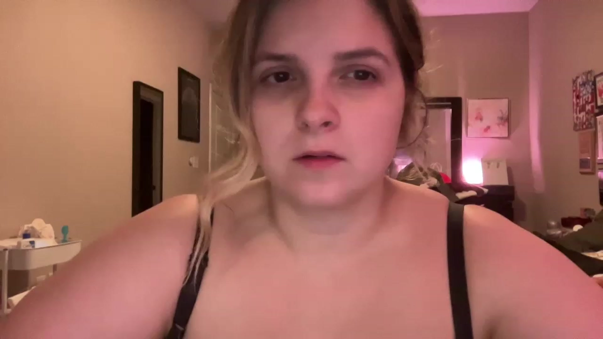 Gallery image thumbnail from j3nnamatic's myfreecams stream on, 04/19/2023, 18:05 image 8 of 20