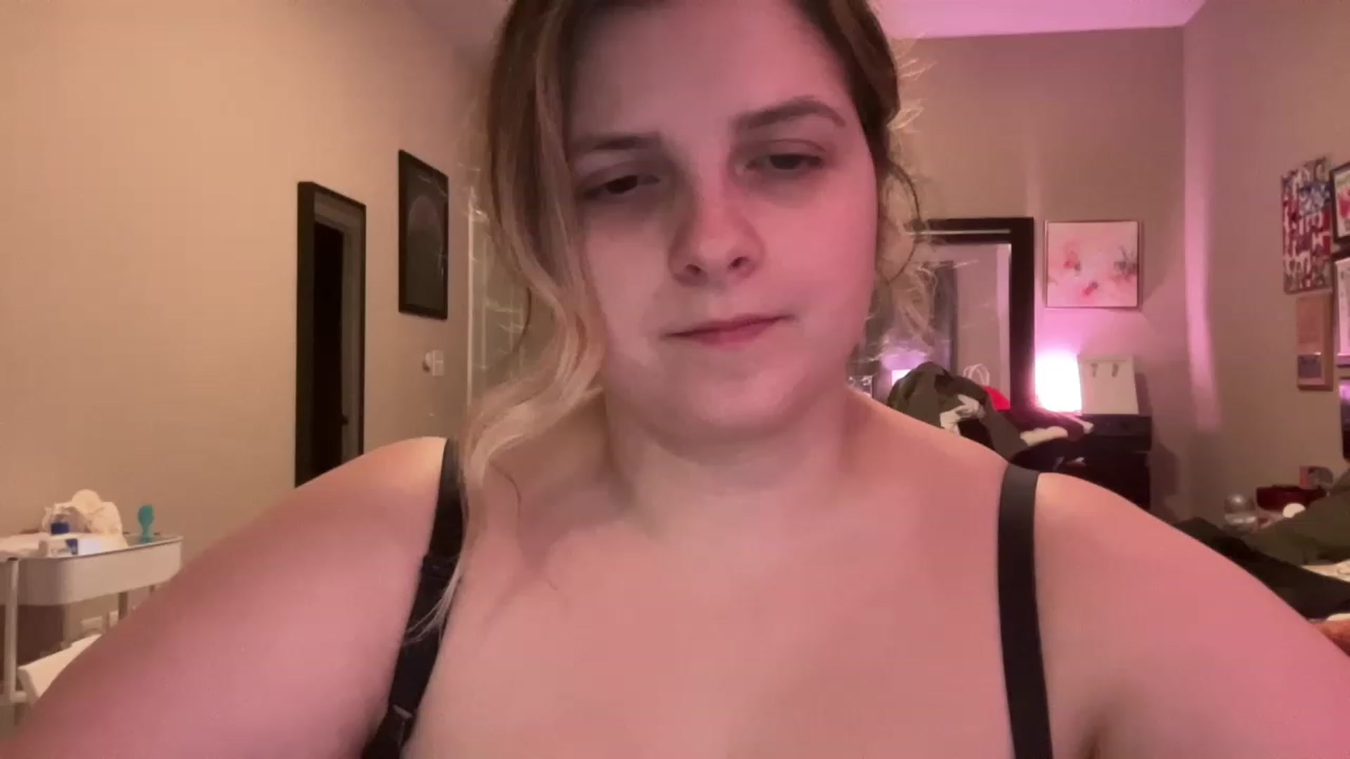 Gallery image thumbnail from j3nnamatic's myfreecams stream on, 04/19/2023, 18:05 image 6 of 20