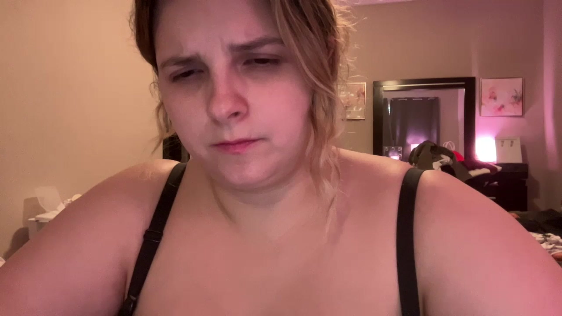 Gallery image thumbnail from j3nnamatic's myfreecams stream on, 04/19/2023, 18:59 image 2 of 20