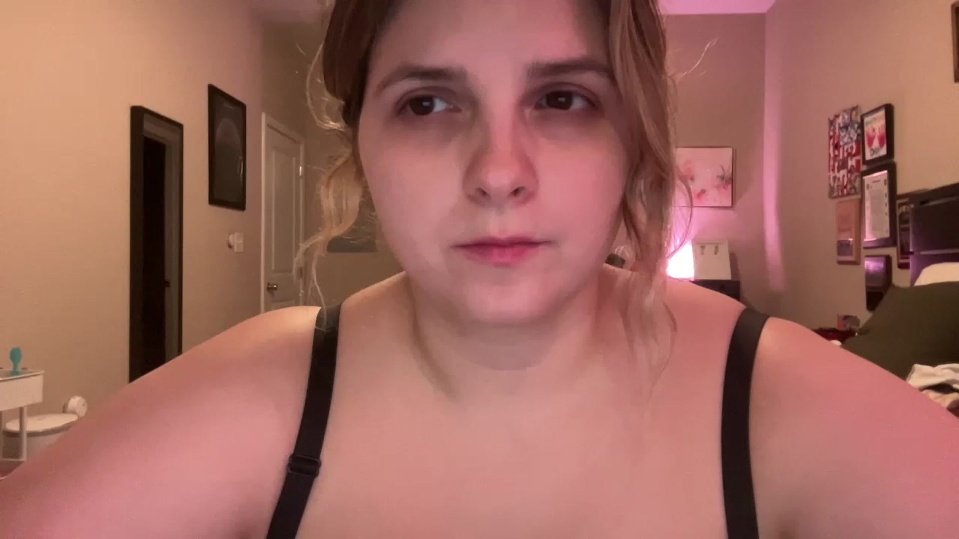 Gallery image thumbnail from j3nnamatic's myfreecams stream on, 04/19/2023, 18:59 image 13 of 20