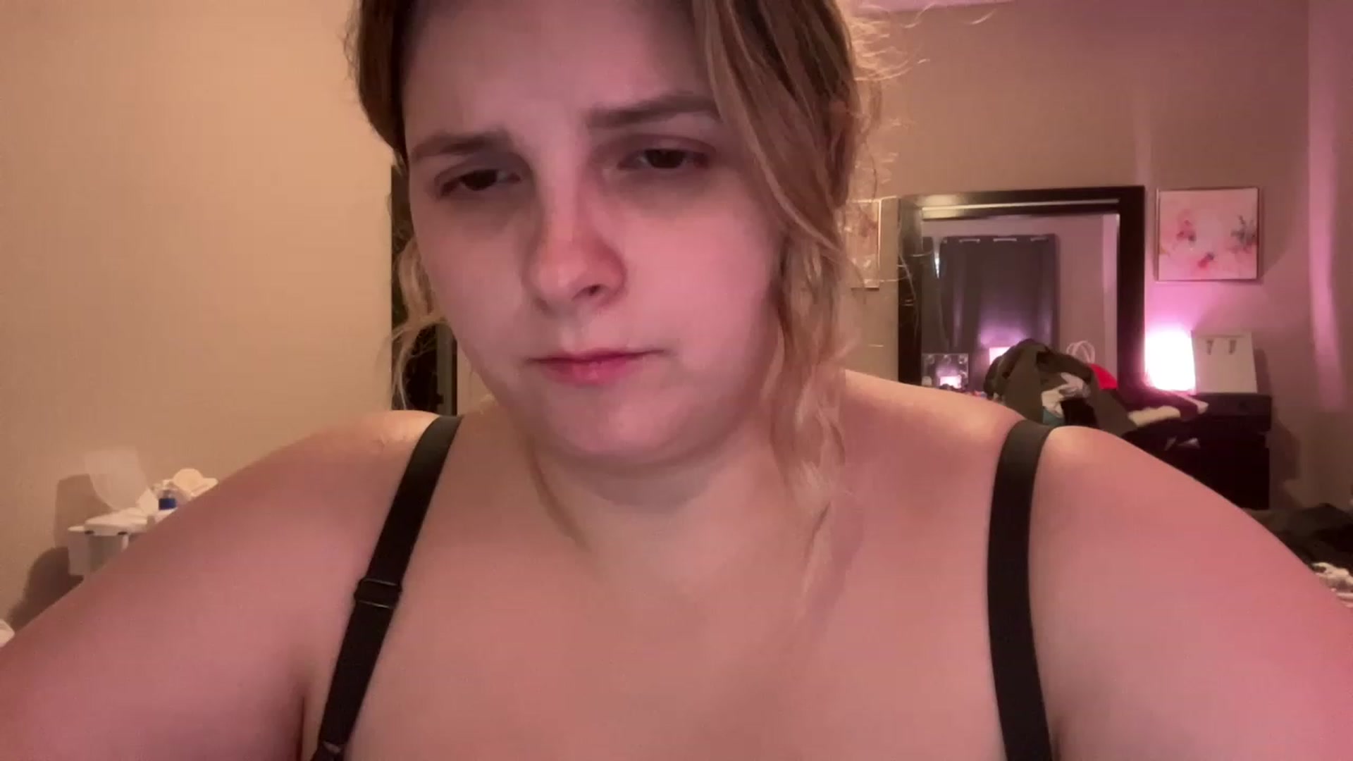 Gallery image thumbnail from j3nnamatic's myfreecams stream on, 04/19/2023, 18:59 image 6 of 20