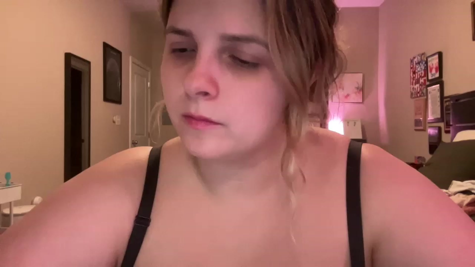 Gallery image thumbnail from j3nnamatic's myfreecams stream on, 04/19/2023, 18:59 image 19 of 20