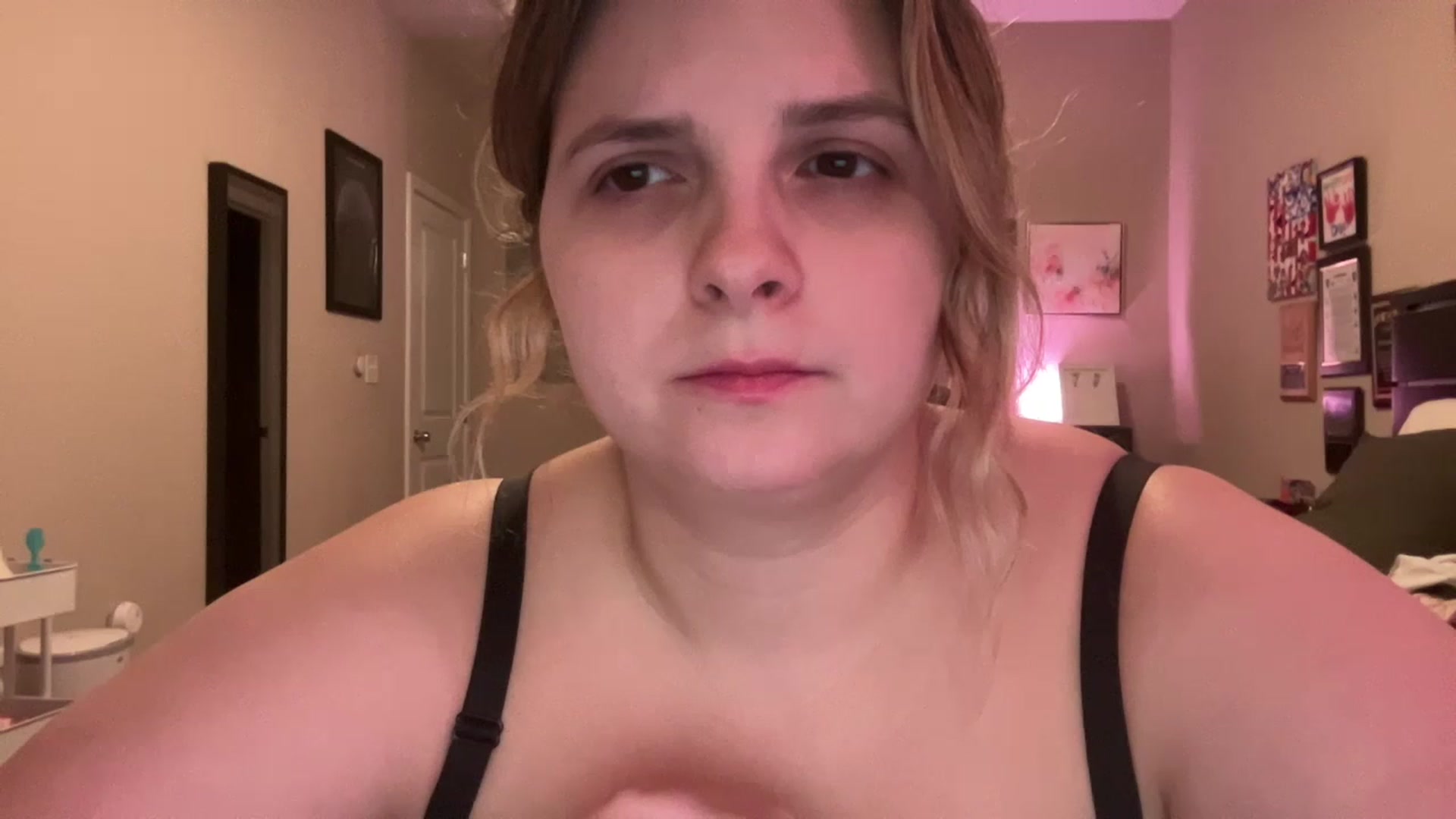 Gallery image thumbnail from j3nnamatic's myfreecams stream on, 04/19/2023, 18:59 image 8 of 20