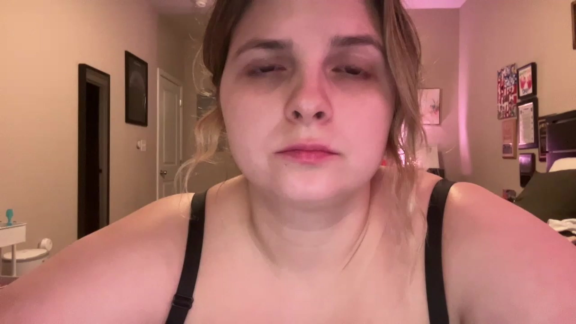 Gallery image thumbnail from j3nnamatic's myfreecams stream on, 04/19/2023, 18:59 image 15 of 20