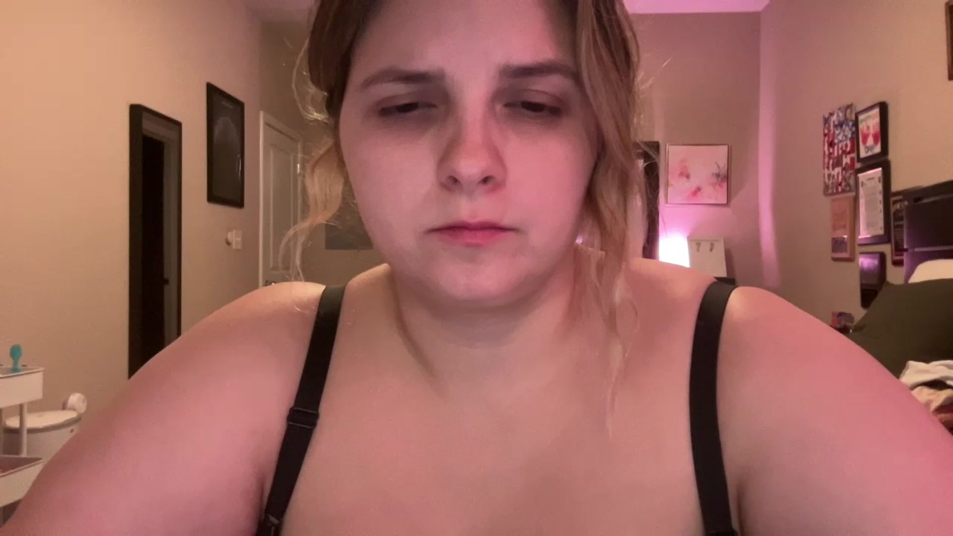 Gallery image thumbnail from j3nnamatic's myfreecams stream on, 04/19/2023, 18:59 image 18 of 20