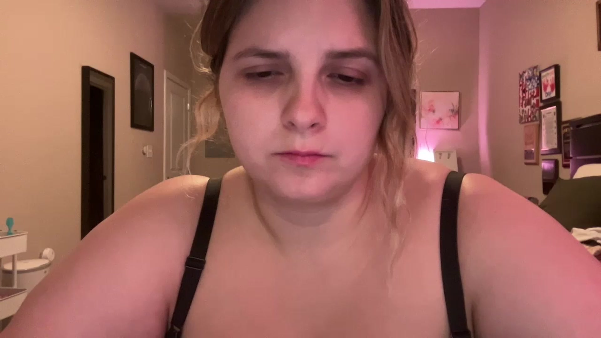 Gallery image thumbnail from j3nnamatic's myfreecams stream on, 04/19/2023, 18:59 image 17 of 20