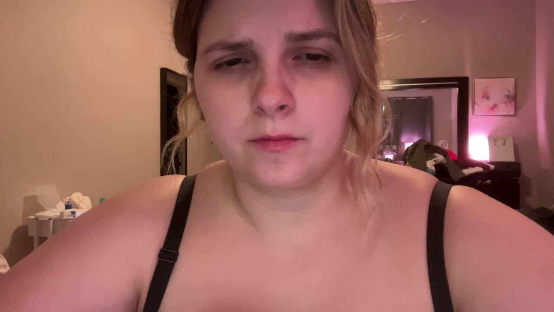 Gallery image thumbnail from j3nnamatic's myfreecams stream on, 04/19/2023, 18:59 image 4 of 20