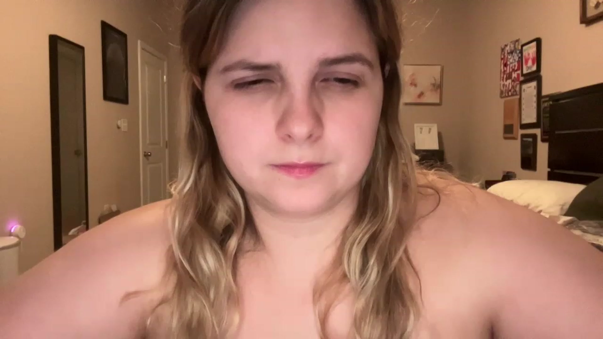 Gallery image thumbnail from j3nnamatic's myfreecams stream on, 04/26/2023, 23:44 image 9 of 20