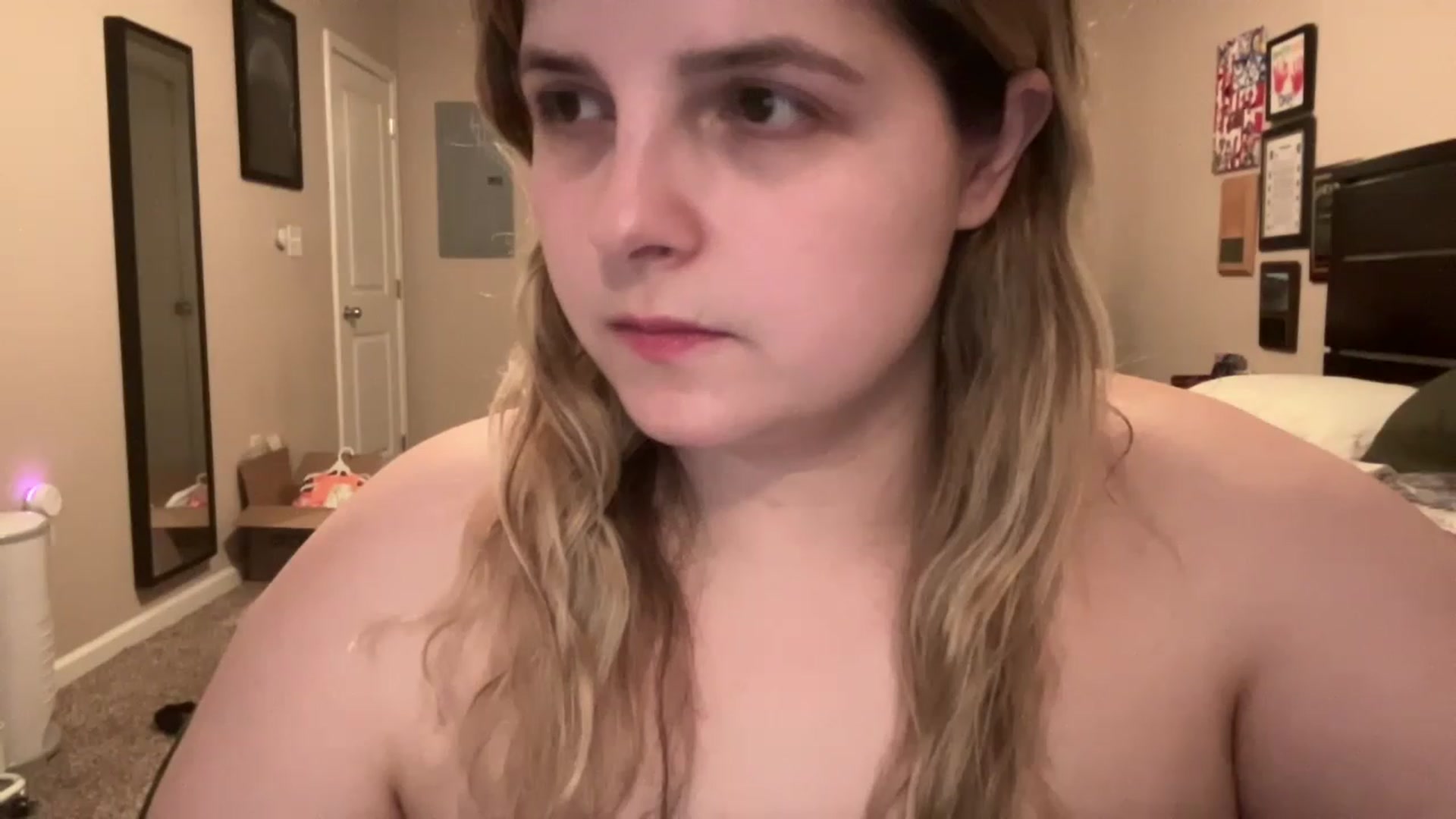 Gallery image thumbnail from j3nnamatic's myfreecams stream on, 04/26/2023, 23:44 image 17 of 20