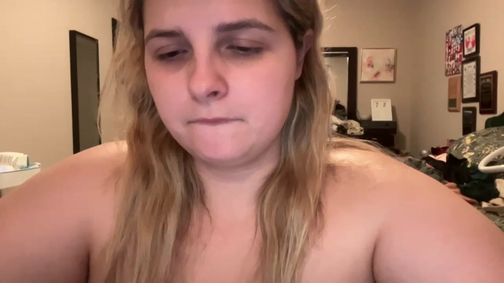 Gallery image thumbnail from j3nnamatic's myfreecams stream on, 05/17/2023, 18:58 image 16 of 20