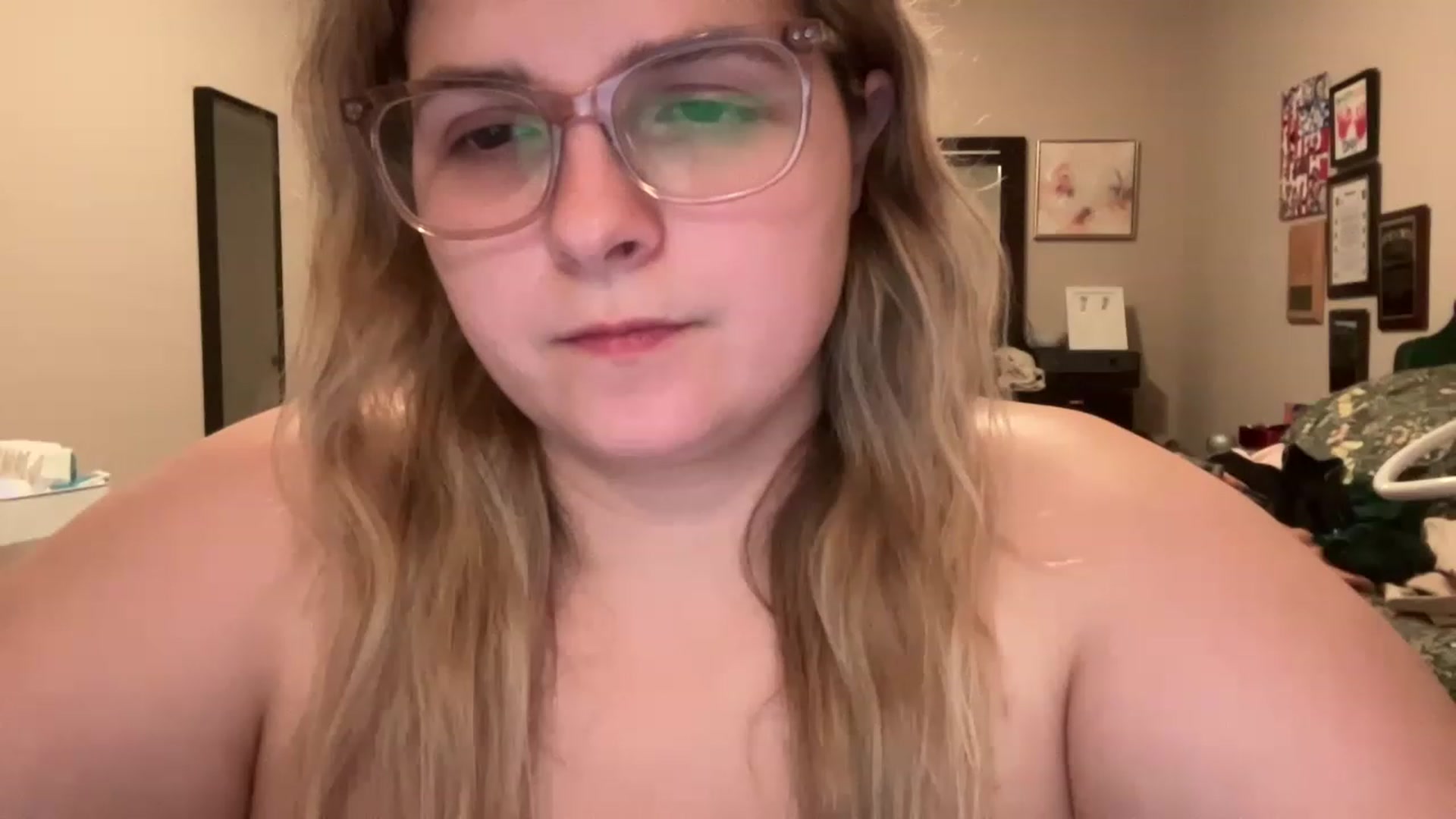 Gallery image thumbnail from j3nnamatic's myfreecams stream on, 05/17/2023, 18:58 image 10 of 20