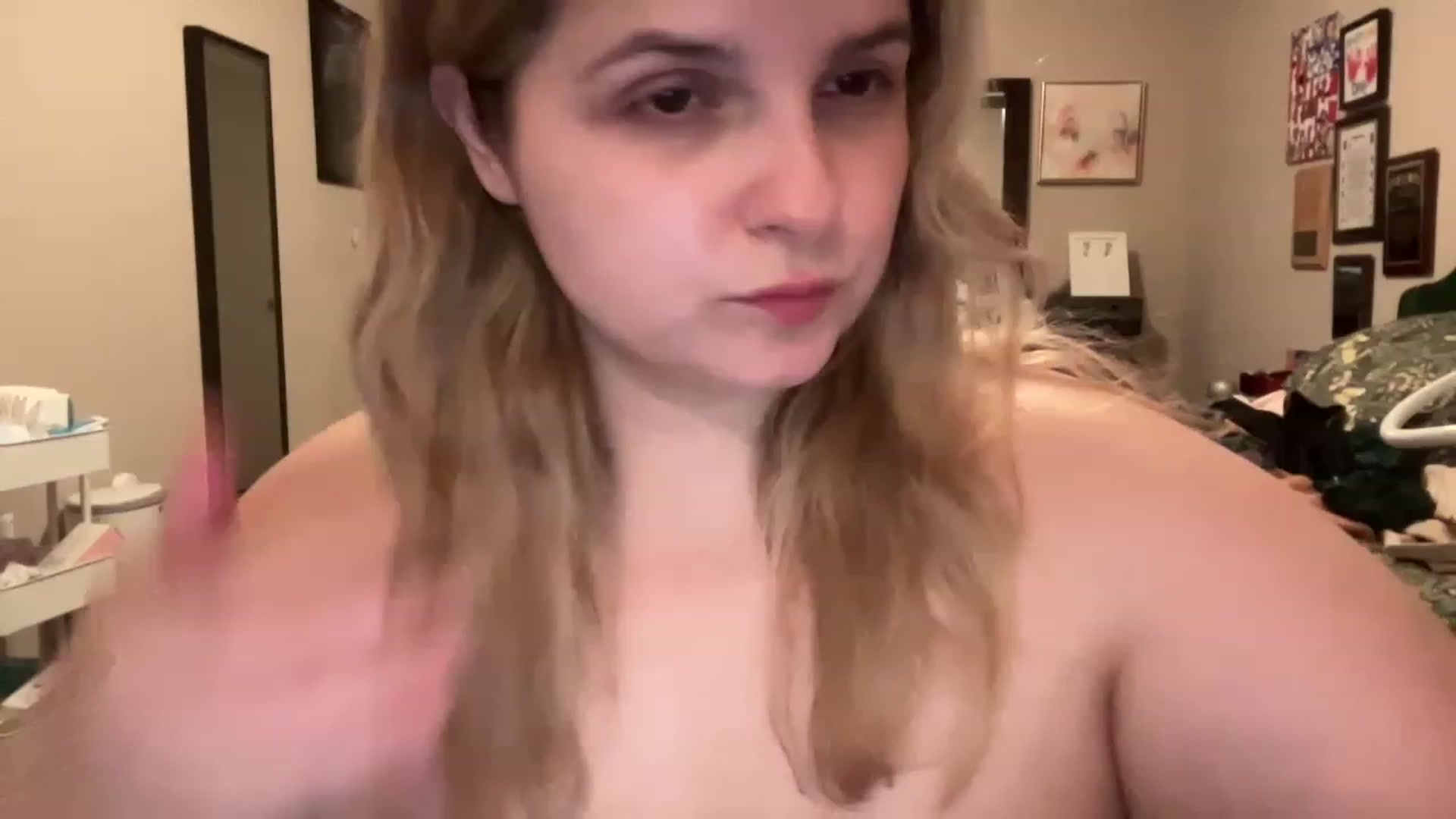 Gallery image thumbnail from j3nnamatic's myfreecams stream on, 05/17/2023, 18:58 image 5 of 20