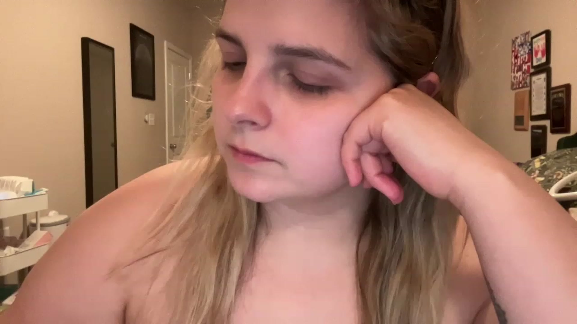 Gallery image thumbnail from j3nnamatic's myfreecams stream on, 05/17/2023, 18:58 image 11 of 20