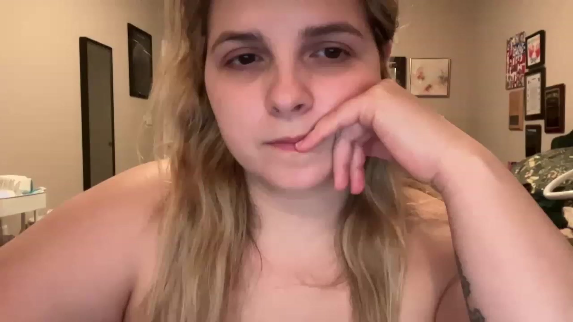 Gallery image thumbnail from j3nnamatic's myfreecams stream on, 05/17/2023, 18:58 image 17 of 20