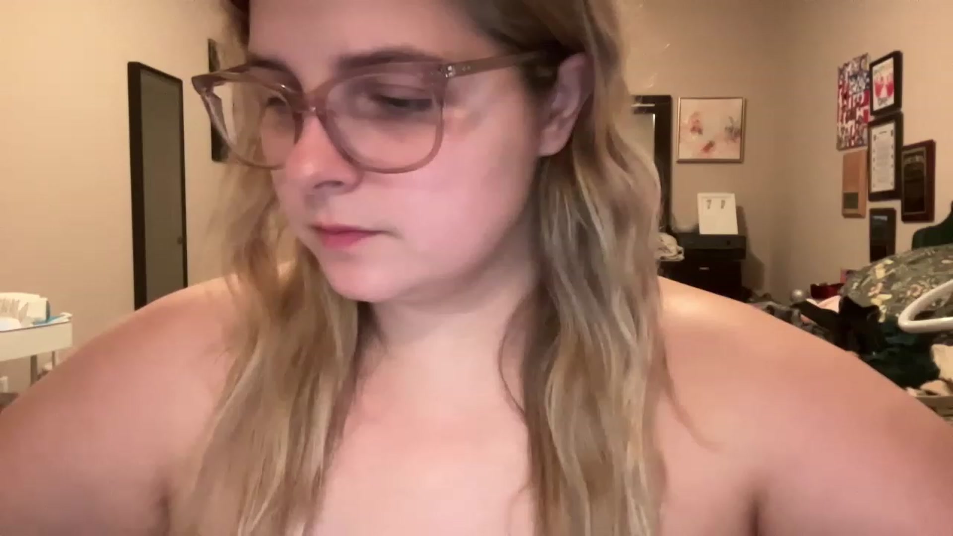 Gallery image thumbnail from j3nnamatic's myfreecams stream on, 05/17/2023, 18:58 image 8 of 20
