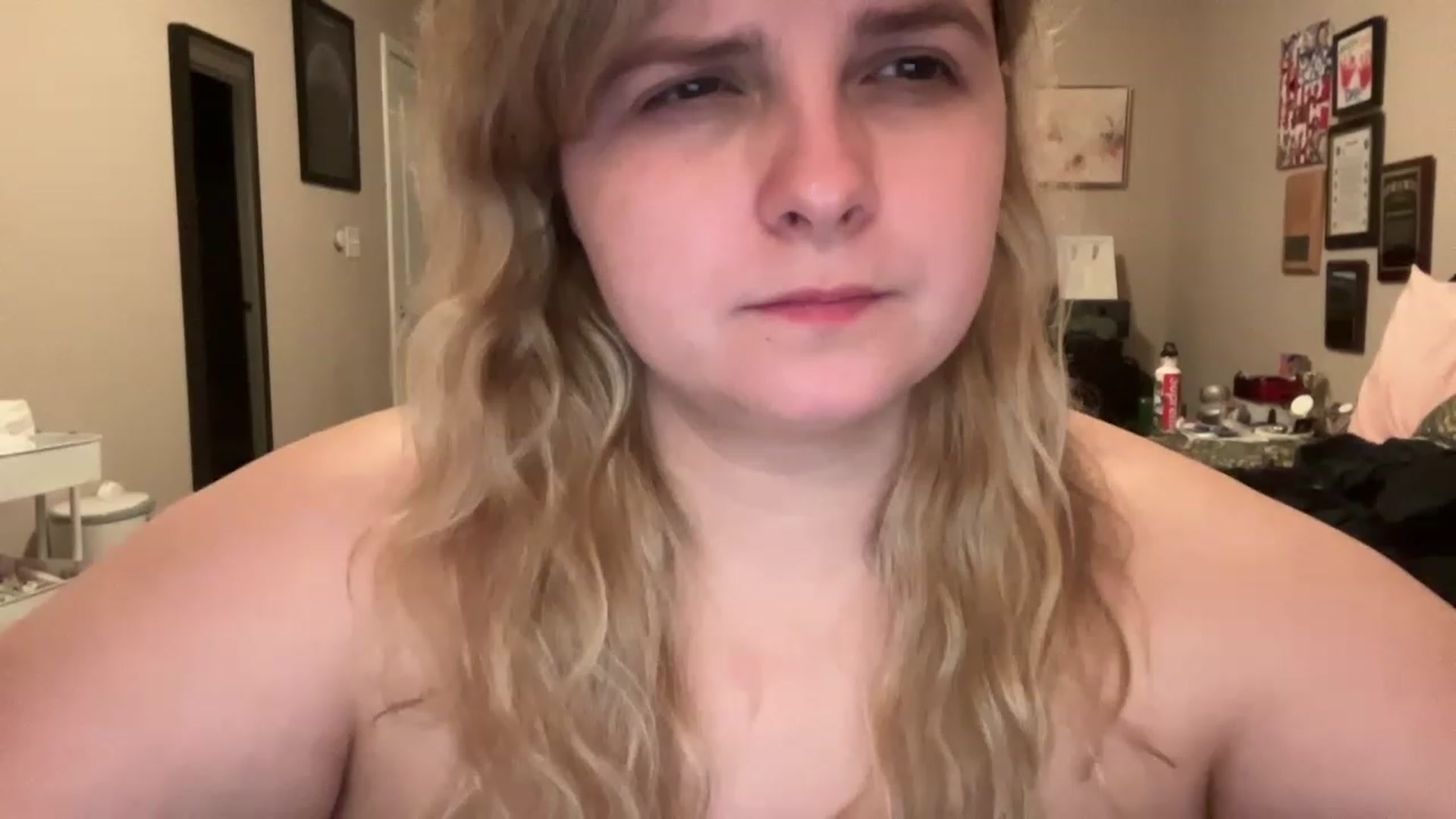 Gallery image thumbnail from j3nnamatic's myfreecams stream on, 05/23/2023, 18:32 image 10 of 20