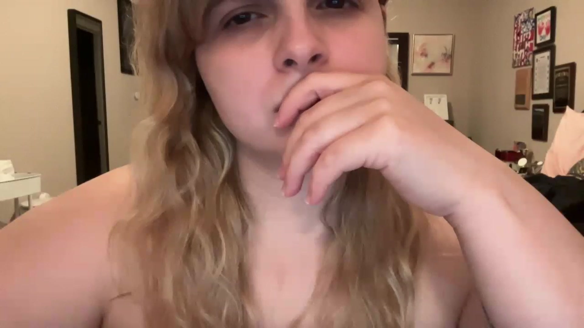 Gallery image thumbnail from j3nnamatic's myfreecams stream on, 05/23/2023, 18:32 image 14 of 20
