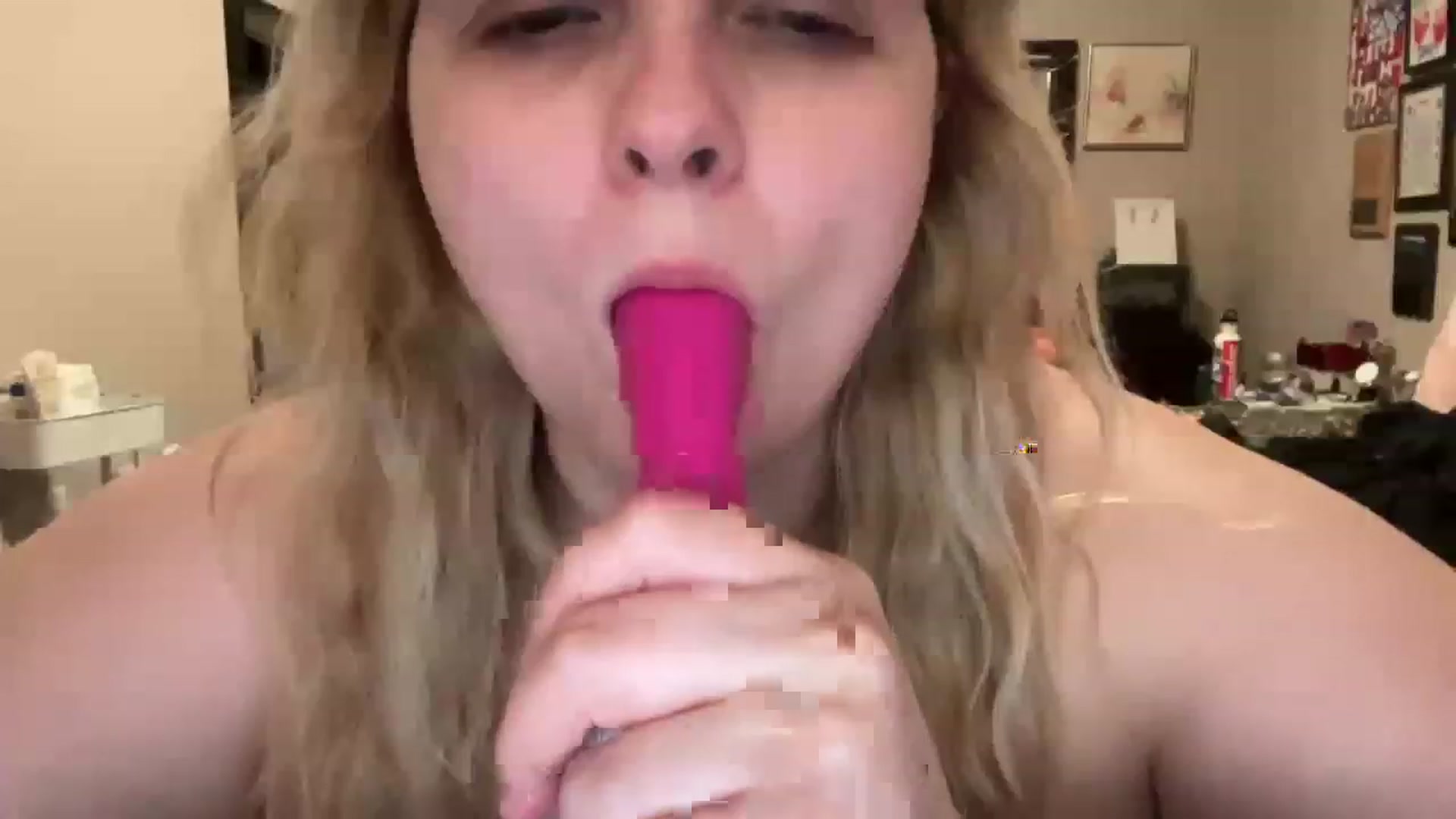 Gallery image thumbnail from j3nnamatic's myfreecams stream on, 05/23/2023, 18:32 image 6 of 20