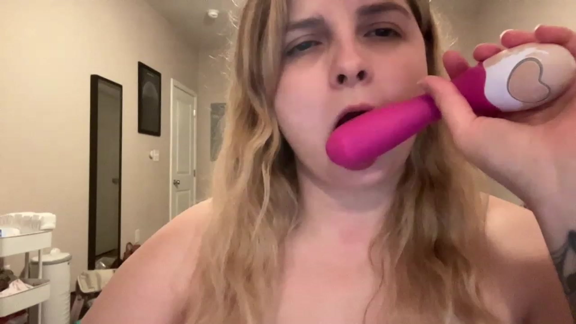 Gallery image thumbnail from j3nnamatic's myfreecams stream on, 06/02/2023, 20:13 image 9 of 20