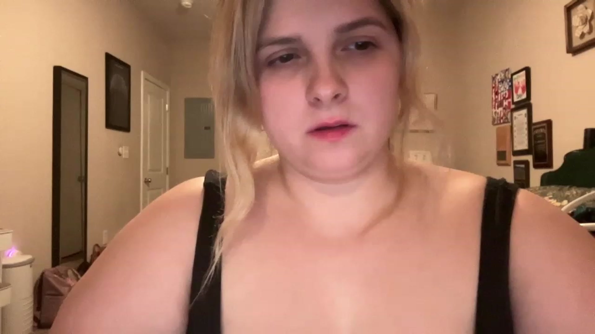 Gallery image thumbnail from j3nnamatic's myfreecams stream on, 06/05/2023, 21:18 image 3 of 20