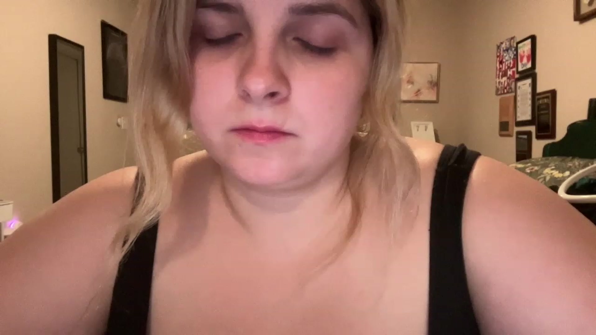 Gallery image thumbnail from j3nnamatic's myfreecams stream on, 06/05/2023, 21:18 image 9 of 20