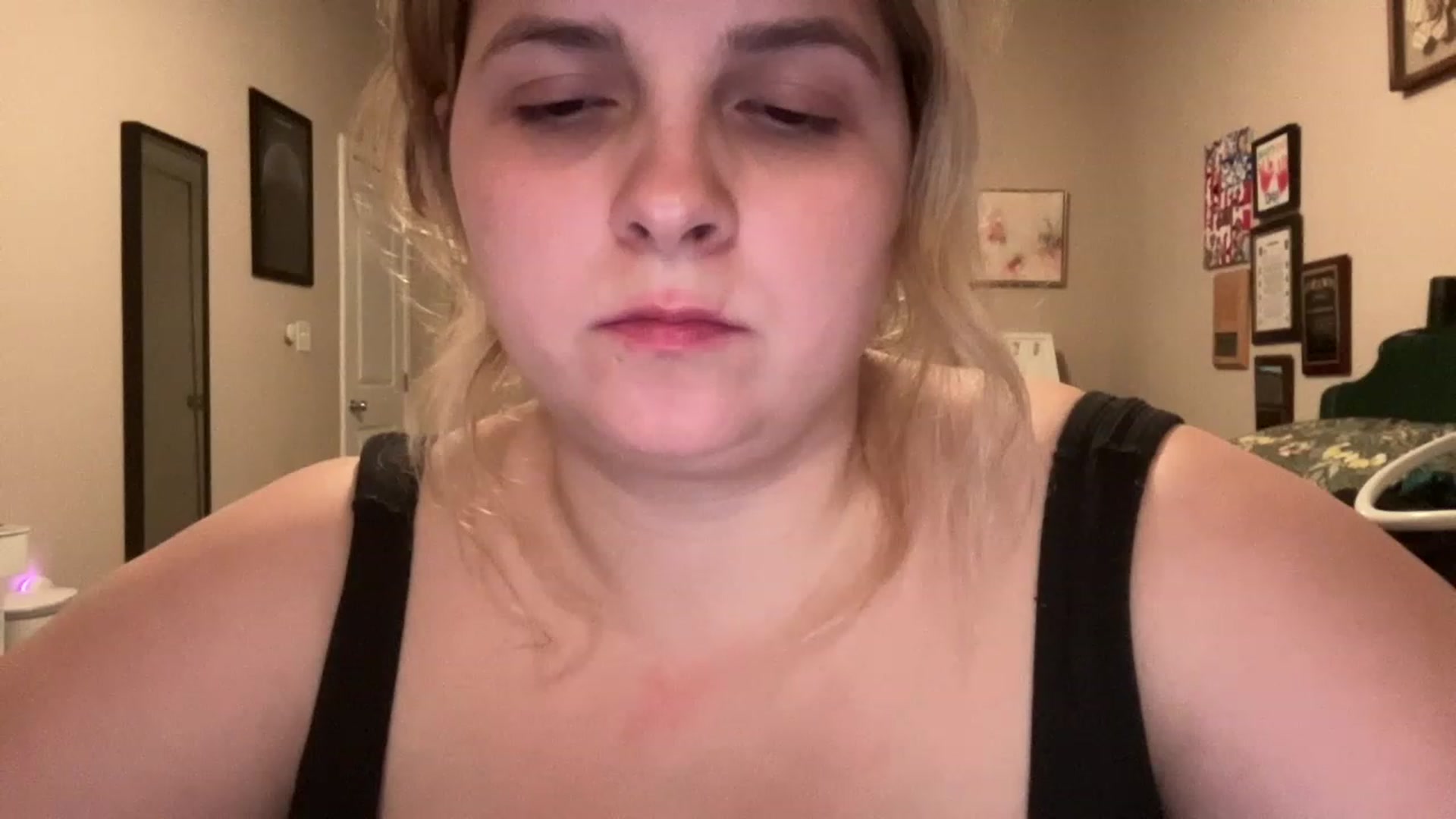 Gallery image thumbnail from j3nnamatic's myfreecams stream on, 06/05/2023, 21:18 image 19 of 20