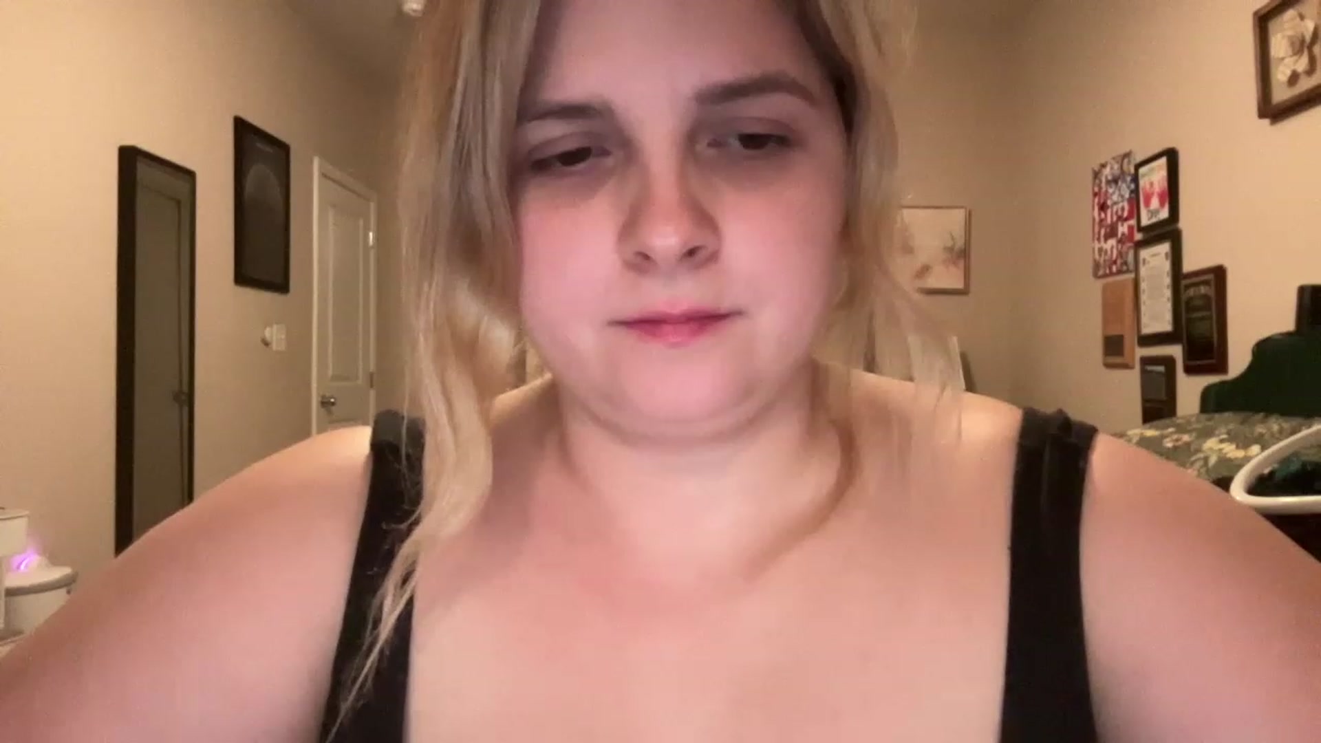Gallery image thumbnail from j3nnamatic's myfreecams stream on, 06/05/2023, 21:18 image 6 of 20