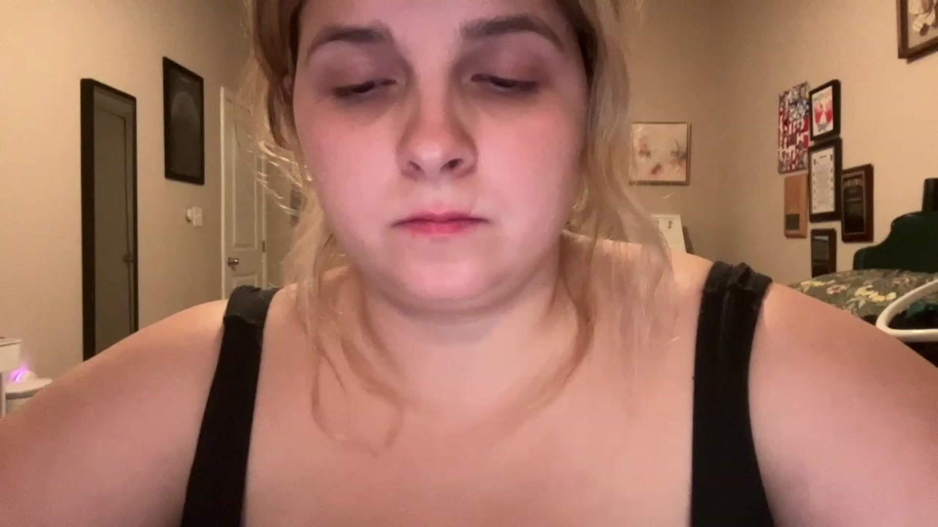 Gallery image thumbnail from j3nnamatic's myfreecams stream on, 06/05/2023, 21:18 image 15 of 20