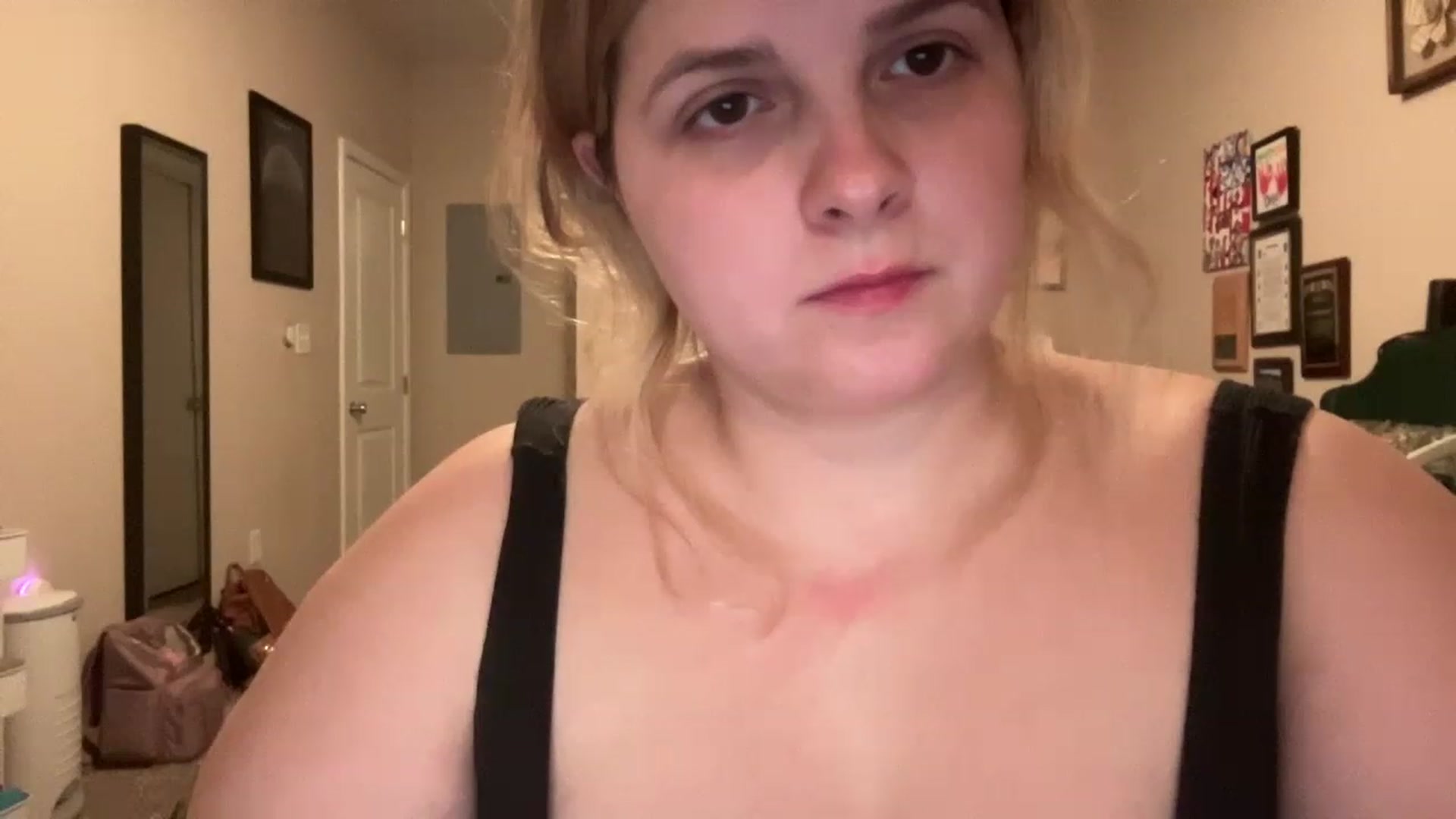 Gallery image thumbnail from j3nnamatic's myfreecams stream on, 06/05/2023, 21:18 image 17 of 20