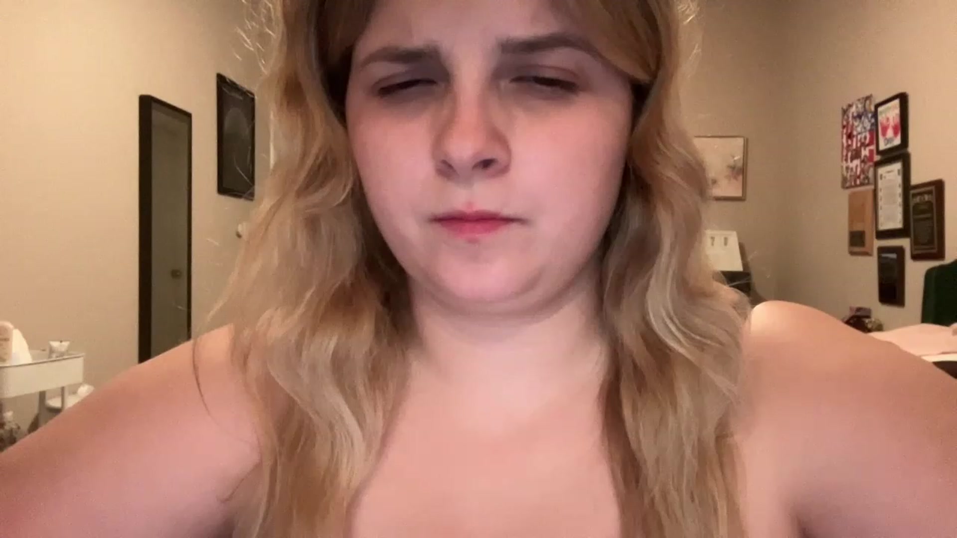 Gallery image thumbnail from j3nnamatic's myfreecams stream on, 06/12/2023, 20:34 image 9 of 20