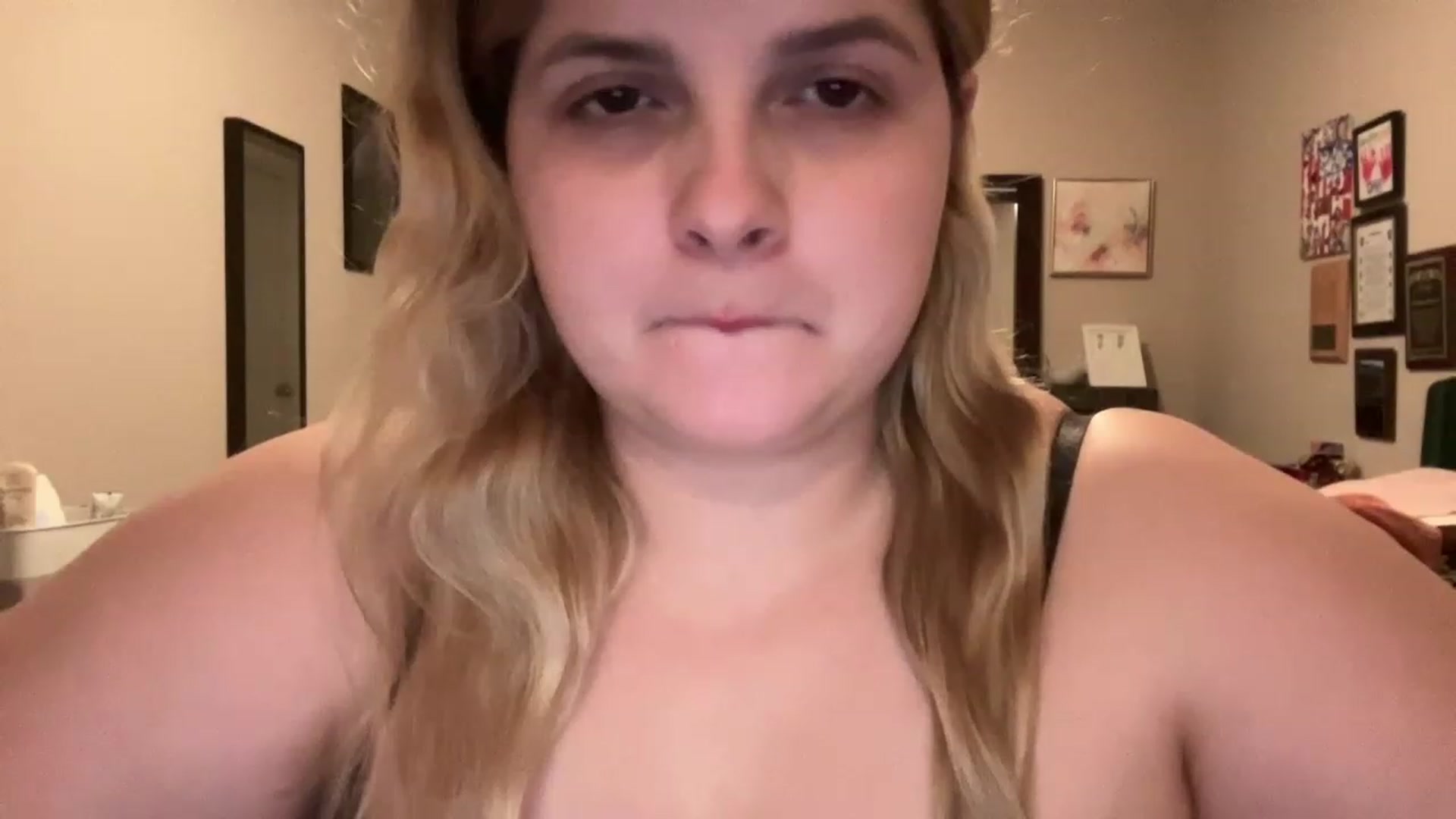 Gallery image thumbnail from j3nnamatic's myfreecams stream on, 06/12/2023, 20:34 image 4 of 20