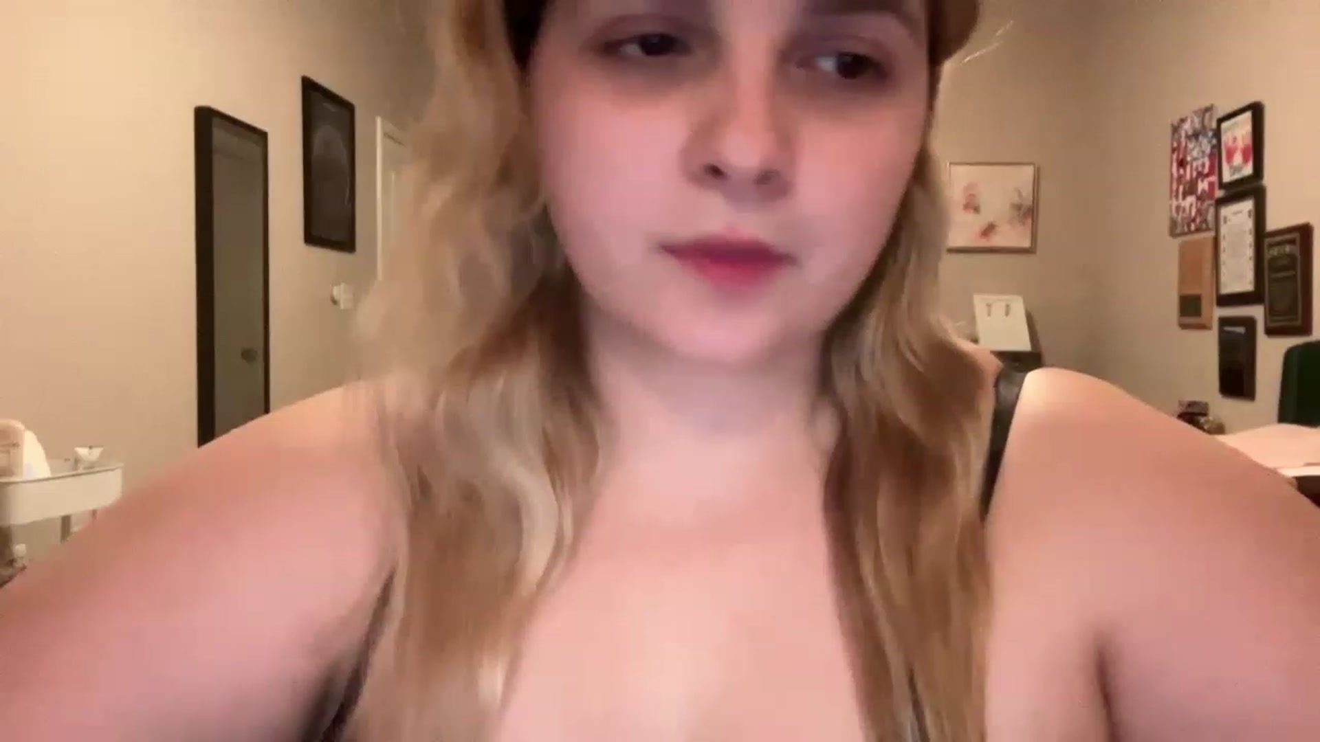 Gallery image thumbnail from j3nnamatic's myfreecams stream on, 06/12/2023, 20:34 image 7 of 20
