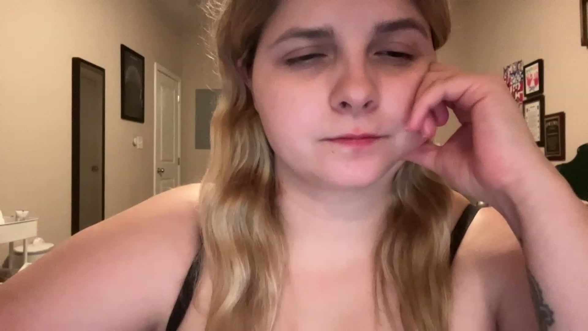 Gallery image thumbnail from j3nnamatic's myfreecams stream on, 06/12/2023, 20:34 image 16 of 20