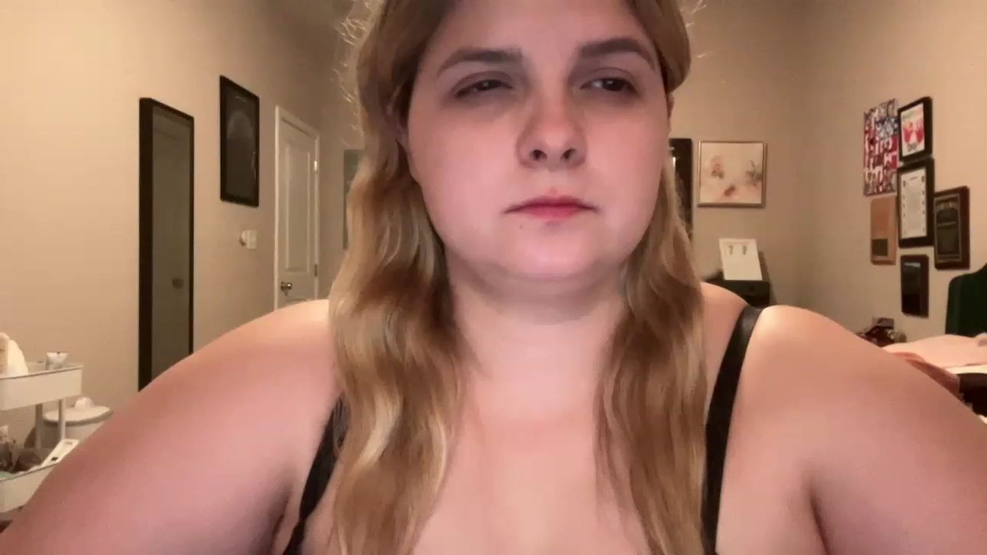 Gallery image thumbnail from j3nnamatic's myfreecams stream on, 06/12/2023, 20:34 image 14 of 20