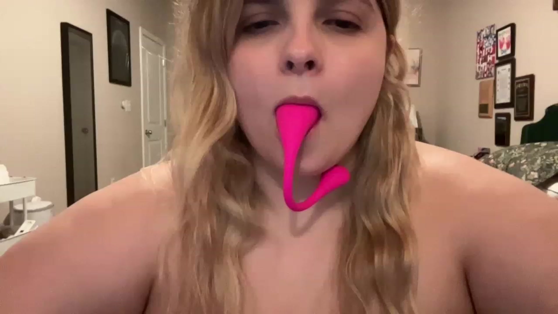 Gallery image thumbnail from j3nnamatic's myfreecams stream on, 06/13/2023, 20:31 image 15 of 20