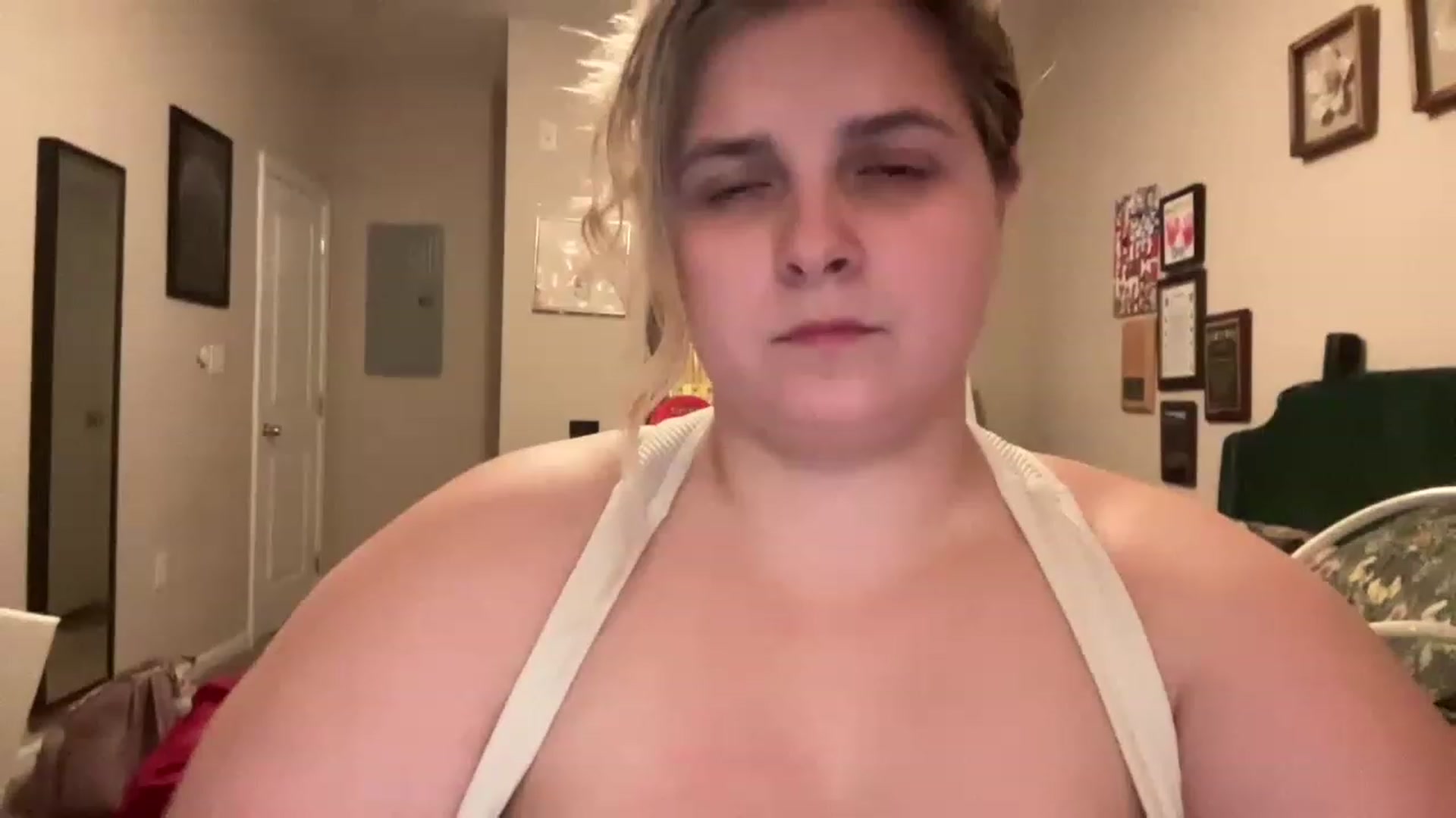Gallery image thumbnail from j3nnamatic's myfreecams stream on, 06/21/2023, 21:22 image 11 of 20