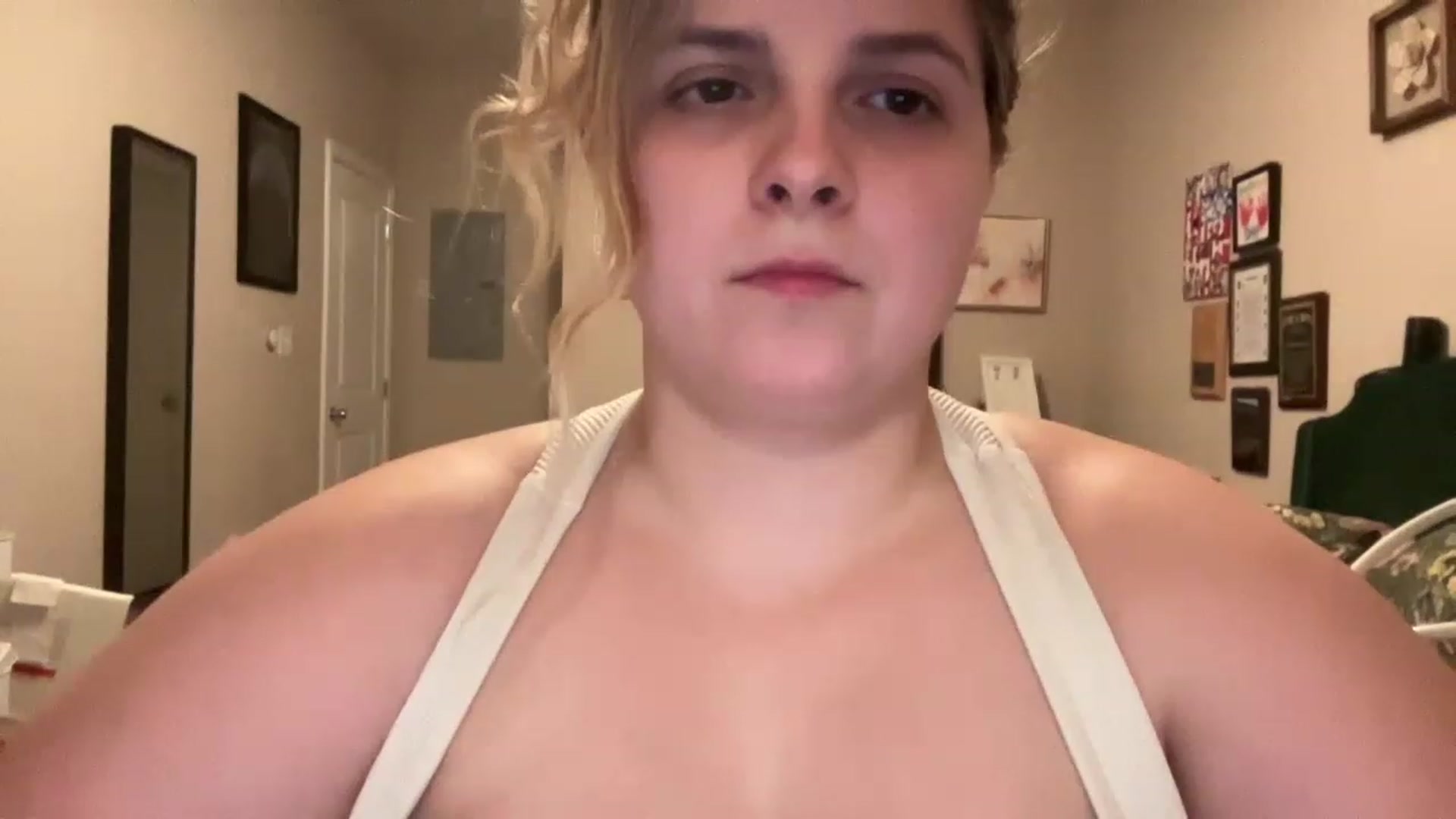 Gallery image thumbnail from j3nnamatic's myfreecams stream on, 06/21/2023, 21:22 image 4 of 20