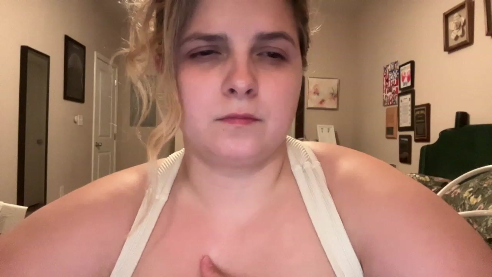 Gallery image thumbnail from j3nnamatic's myfreecams stream on, 06/21/2023, 21:22 image 10 of 20
