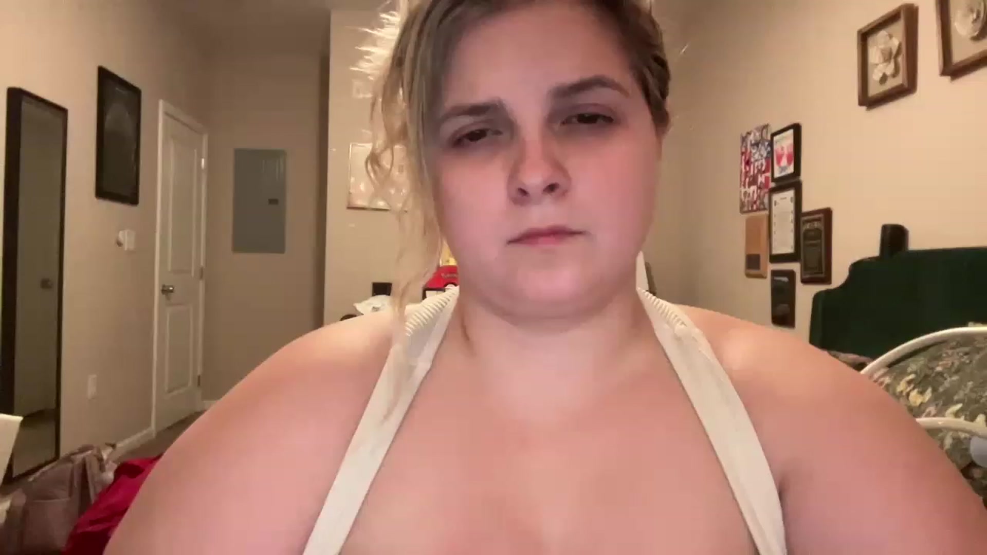 Gallery image thumbnail from j3nnamatic's myfreecams stream on, 06/21/2023, 21:22 image 12 of 20
