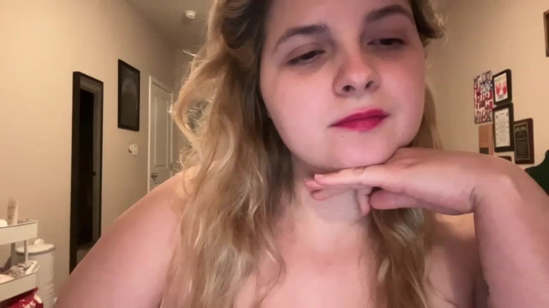 Gallery image thumbnail from j3nnamatic's myfreecams stream on, 06/22/2023, 23:27 image 19 of 20