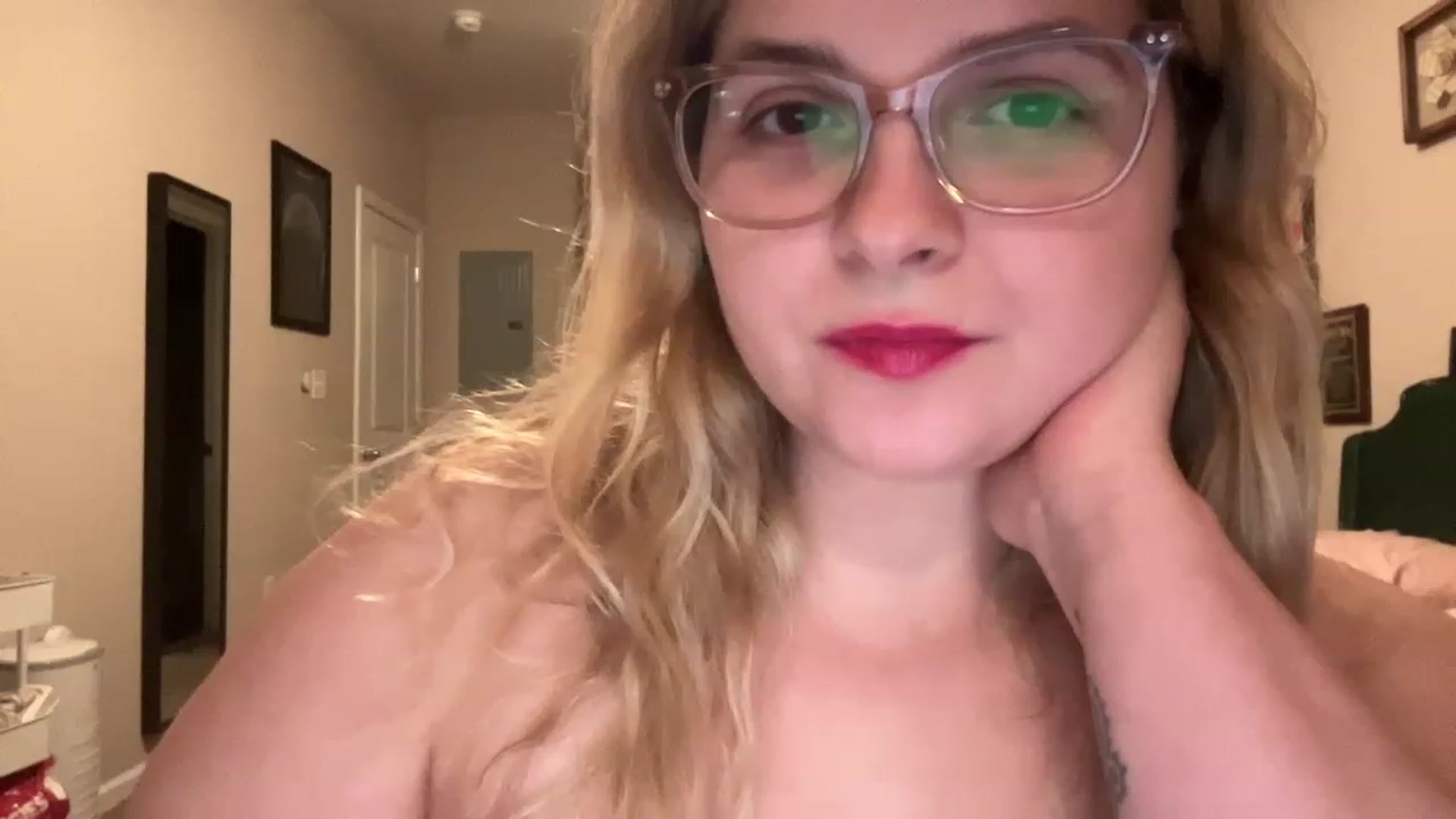 Gallery image thumbnail from j3nnamatic's myfreecams stream on, 06/22/2023, 23:27 image 7 of 20