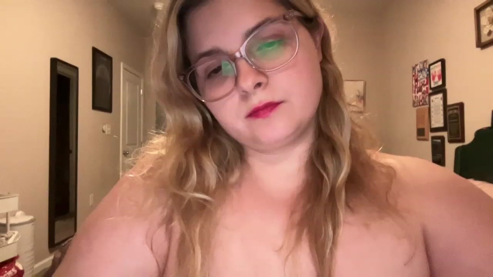 Gallery image thumbnail from j3nnamatic's myfreecams stream on, 06/22/2023, 23:27 image 9 of 20