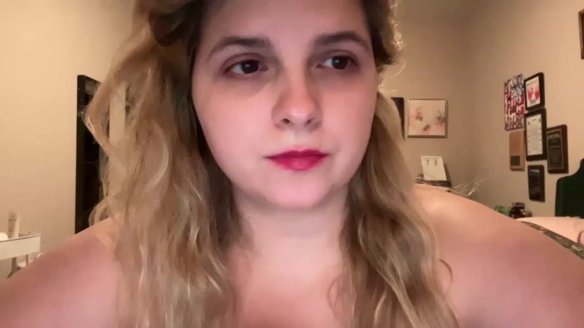 Gallery image thumbnail from j3nnamatic's myfreecams stream on, 06/22/2023, 23:27 image 18 of 20