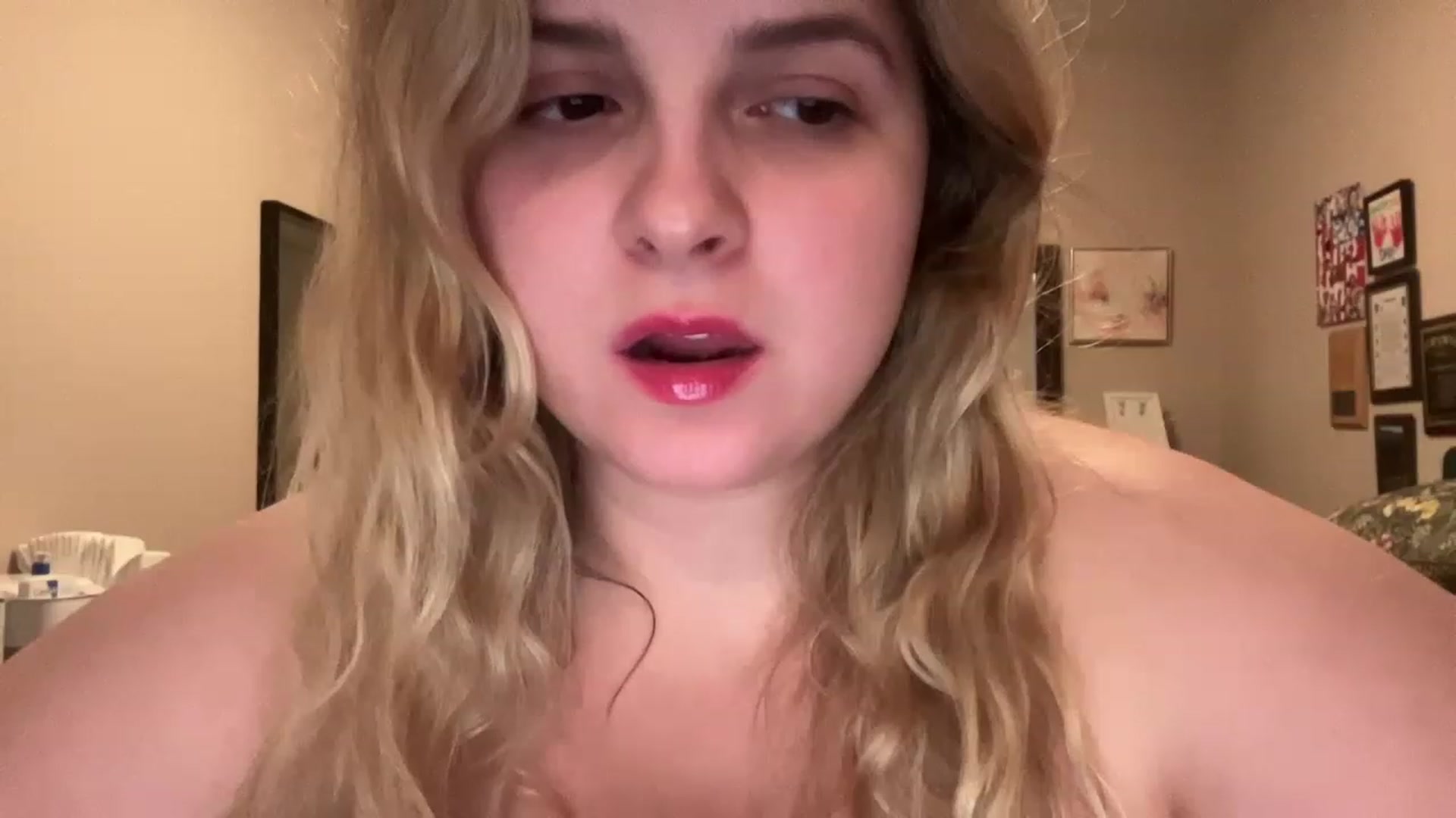Gallery image thumbnail from j3nnamatic's myfreecams stream on, 06/26/2023, 23:01 image 7 of 20