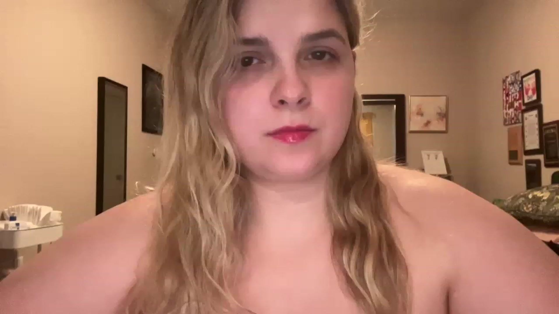 Gallery image thumbnail from j3nnamatic's myfreecams stream on, 06/26/2023, 23:01 image 2 of 20