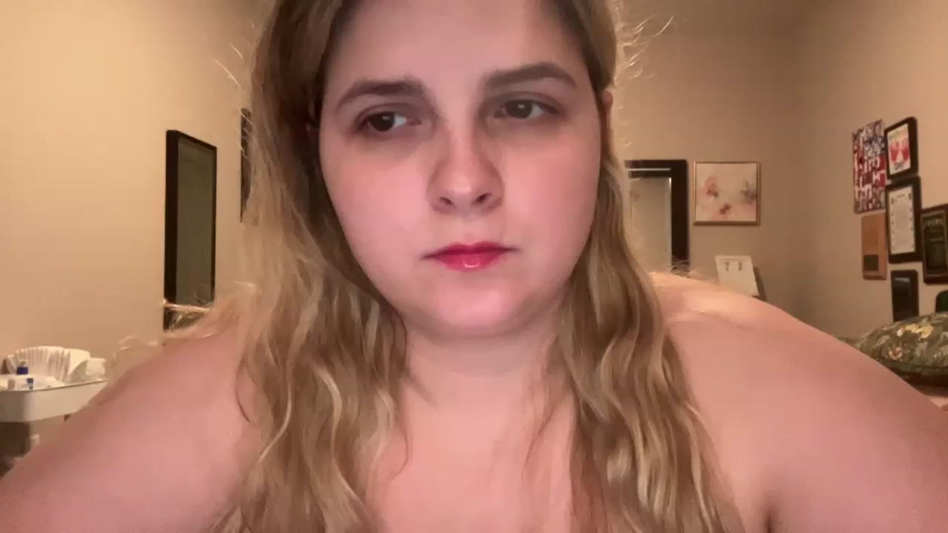 Gallery image thumbnail from j3nnamatic's myfreecams stream on, 06/26/2023, 23:01 image 4 of 20