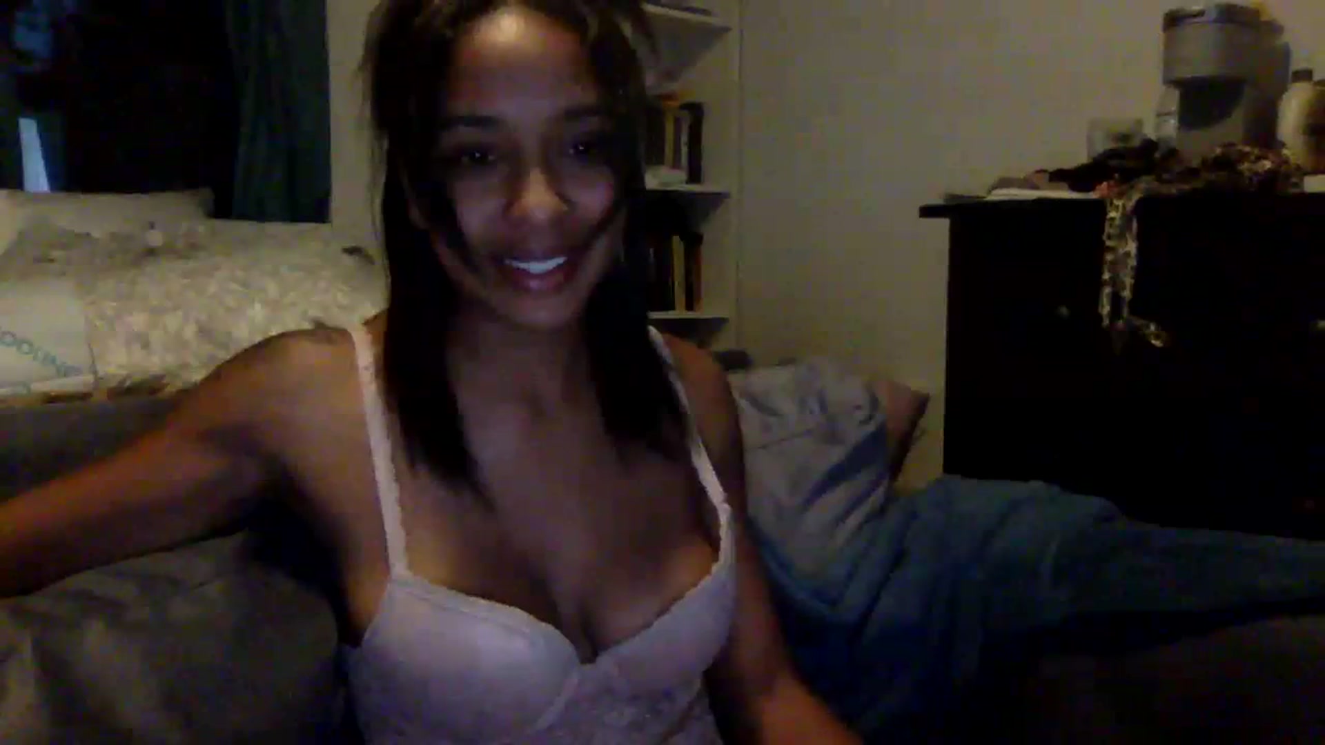 Gallery image thumbnail from jadaluv444's myfreecams stream on, 08/17/2023, 13:20 image 8 of 20